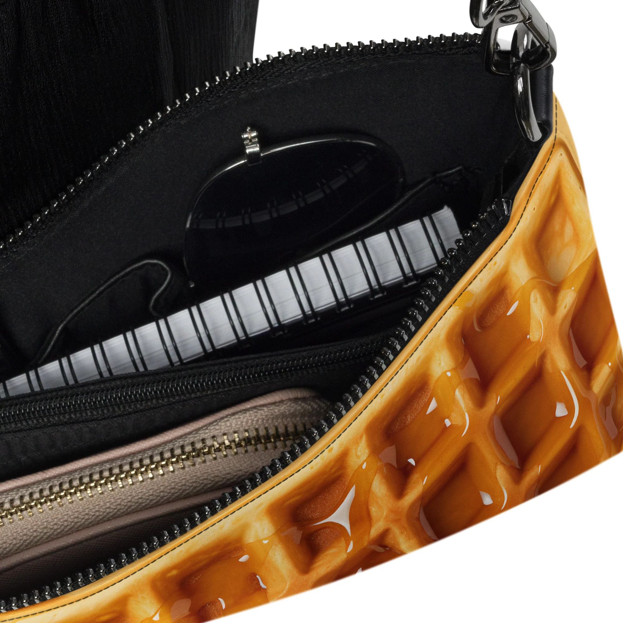 Waffle Crossbody bag - Image 3